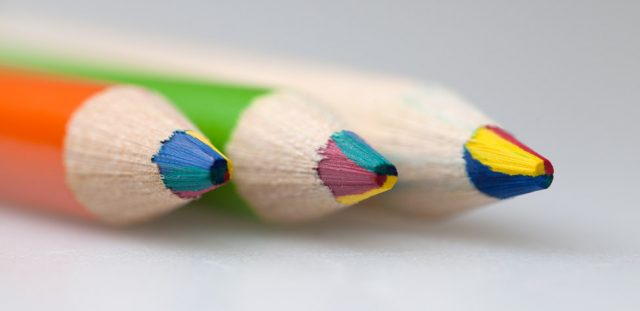 Minas de lápices arcoiris