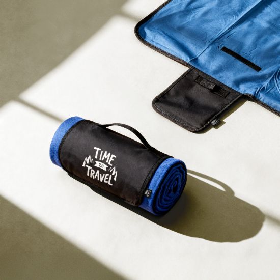 52008-hyde-manta-picnic